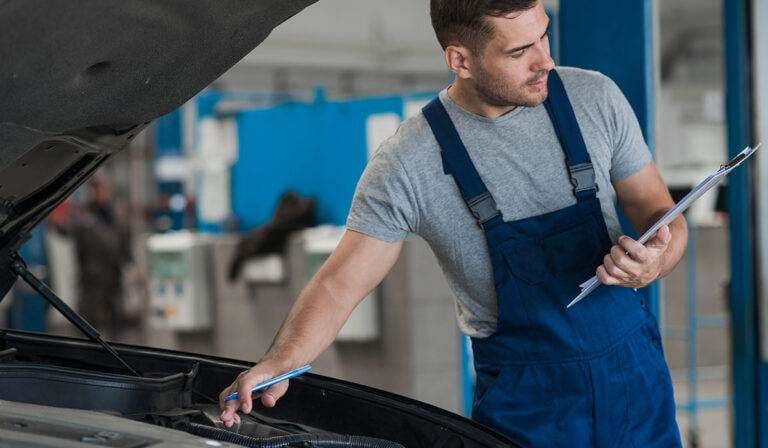 Read more about the article Keep Your Car Thriving This Winter: Get Your Battery Checked at Hopkins Automotive in Caldwell, Idaho!